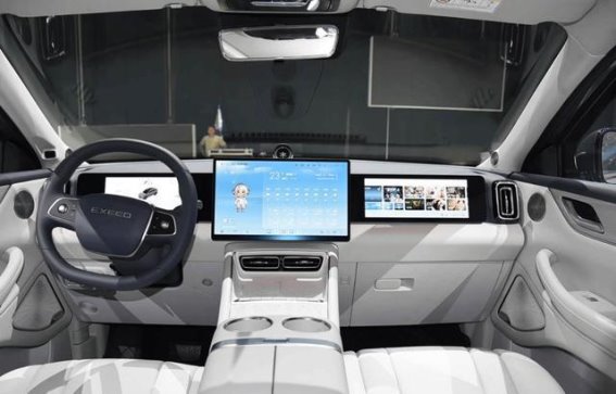 2025成都车展星纪元ET5亮相：全新智能SUV重塑驾驶体验