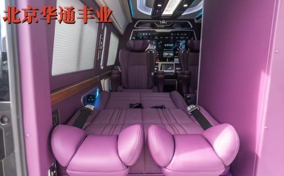 丰田海狮6座卫生间版：商务出行的豪华选择