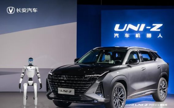 2025款UNI-Z PHEV与新蓝鲸动力系统引领智能出行新潮流