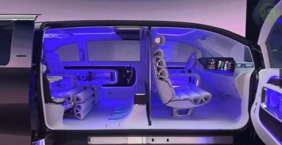 奔驰Vision V：豪华电动MPV的奢华与实用难题