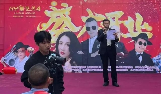 黄双根：用医术与爱心书写四十年的奉献人生