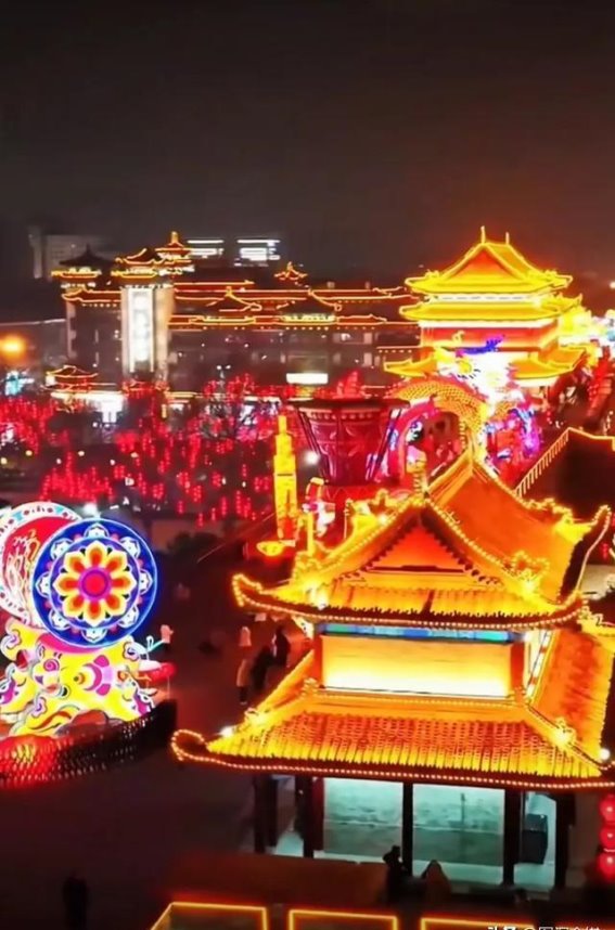 2025西安城墙灯会倒计时，璀璨灯光耀古城