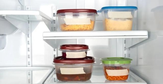 52岁男子胃癌警示：这些食物在冰箱久放，或成癌症隐患