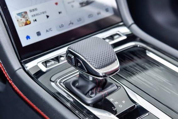 红旗H6 200万辆纪念版发布，豪华与运动的完美结合