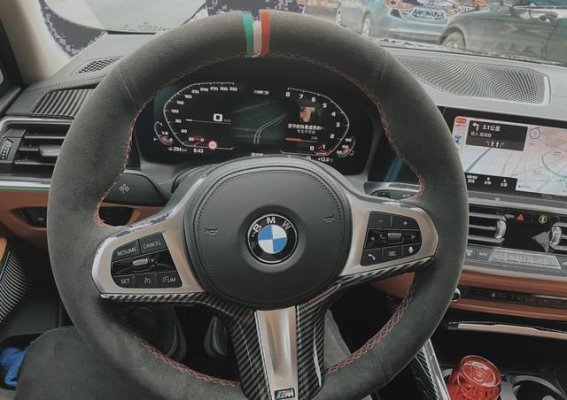 提升驾驶体验的方向盘装饰推荐