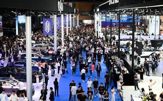 2025成都国际车展：智能化浪潮与消费市场新动能