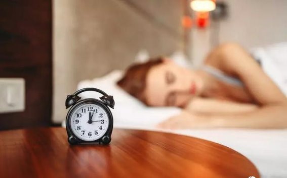 睡眠不足如何扰乱免疫系统并增加疾病风险