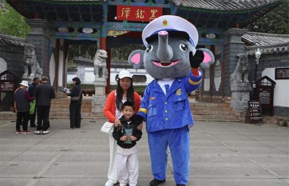 丽江古城区森林消防中队构建景区与城市防火双重防线