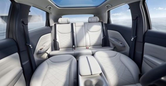 极狐T1 vs MG4：安全性、舒适性与配置的全面对比