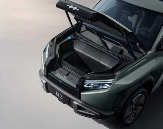 方程豹钛3携变脸计划亮相成都车展 解锁潮流科技新玩法