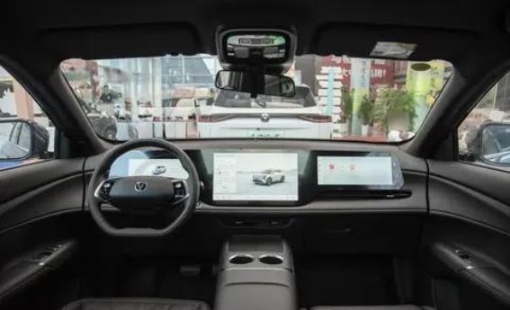 十万级SUV之争：第四代博越L与CS75plus的全面对比