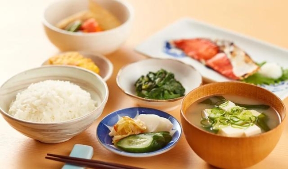 古训在心，健康相伴：早起两禁忌与睡前四不宜