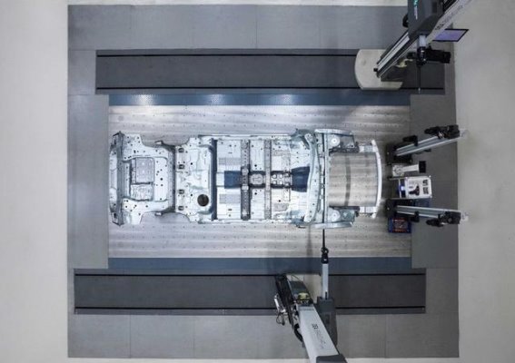 沃尔沃全新XC70量产下线，开启豪华新能源车的新纪元