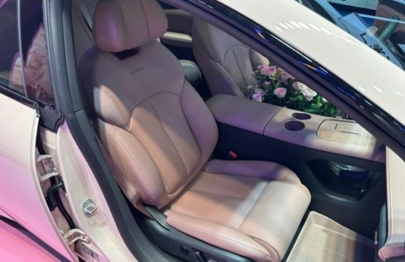 东风日产N7玫瑰摩卡内饰亮相成都车展 单月交付首次破万