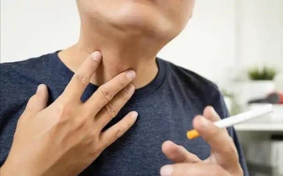 警惕喉癌误判为咽炎！医生提醒：这6大异常信号要重视