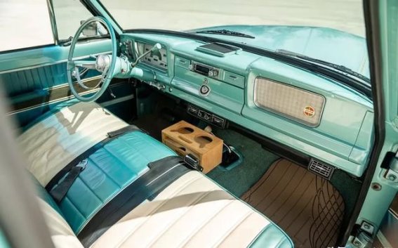 1970年Jeep Wagoneer：开创家庭化SUV的新纪元