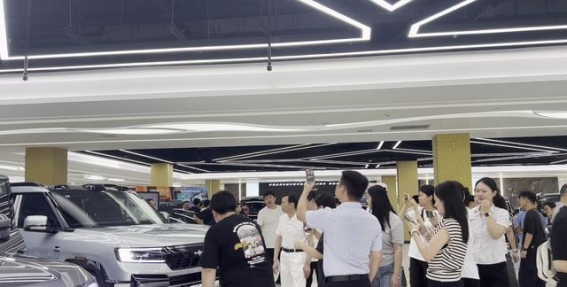 万家丽名车中心开启长沙汽车消费新篇章