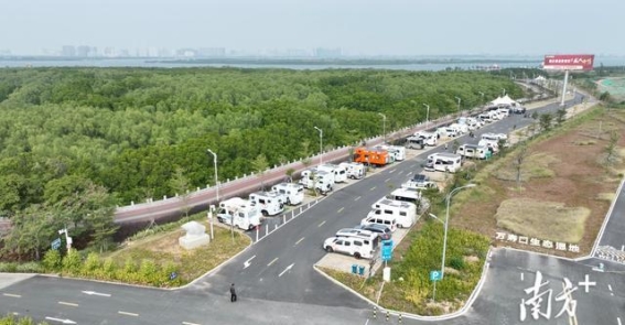 茂名水东湾海洋公园房车营地迎来避寒客潮