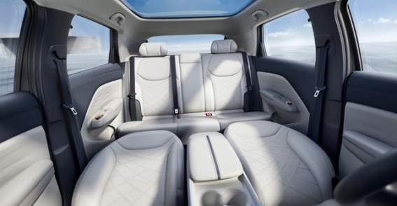 极狐T1：续航与科技引领A0级电动出行新体验