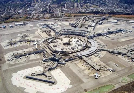 机场设计的对比：北京大兴与旧金山国际机场的故事