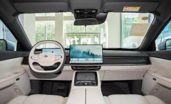 2025款东风奕派eπ007增程230Pro巡航版：年轻一代的理想座驾，时尚与性能的完美融合