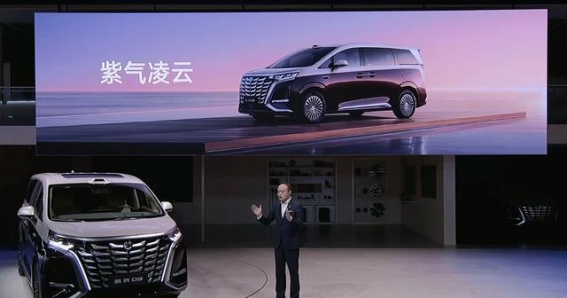 腾势D9新车型亮相成都车展，智能与豪华共振