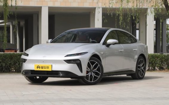 东风eπ007：性能与实用并行的新能源轿跑