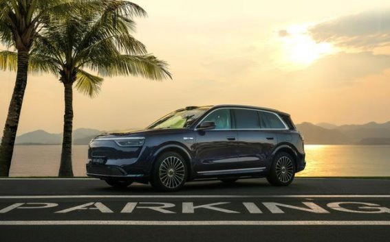 问界M8纯电版：智驾新纪元的家庭出行首选