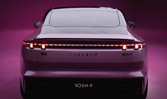 领克10 EM-P：智能电混四驱轿车开启混动新时代