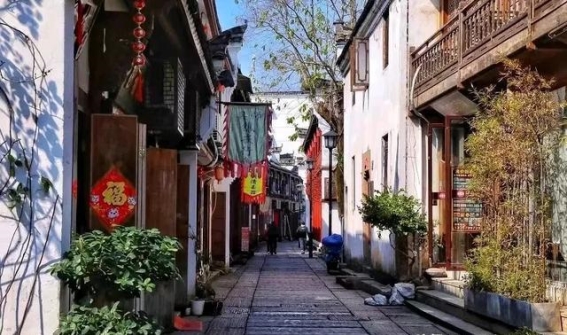 探寻千年古城的岁月印记：在古韵中觅诗与远方