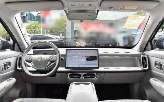 零跑B10正式上市，实力与性价比并存的纯电SUV