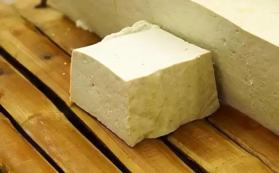 每天吃豆腐喝牛奶，老人身体的四大改善