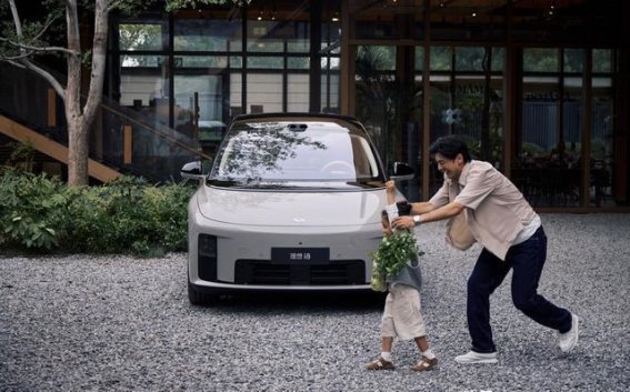 理想i8统一配置发布：Max成为标准，起售价下调至33.98万元