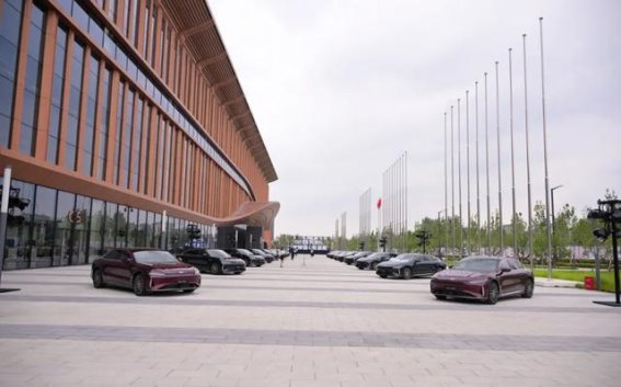 风云A9L的豪华平权之路：打破传统，定义新豪华