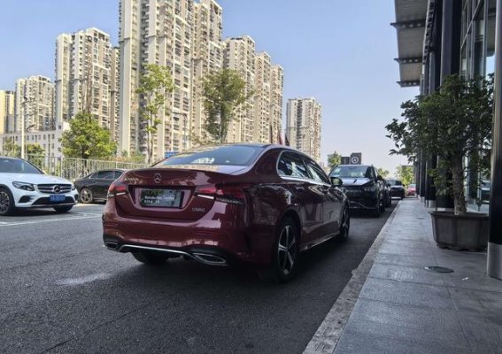13万预算购入奔驰A200L，都市丽人首选的红色座驾