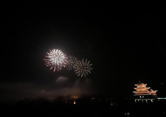 烟花下的记忆与传承——白坭镇的元宵夜