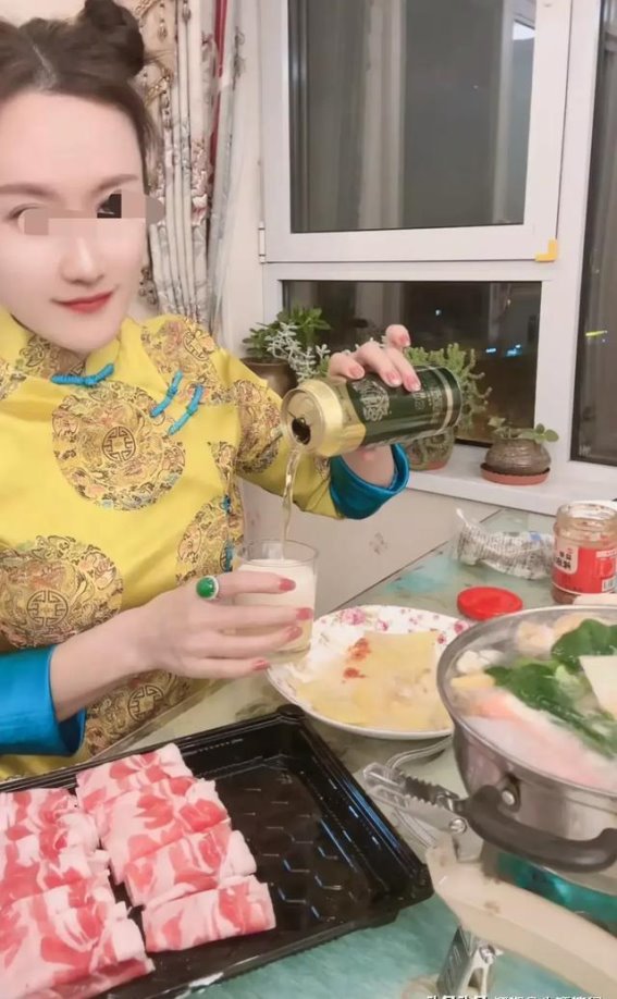 青岛路虎女司机暴力事件揭秘：她的真实身份与社会反应