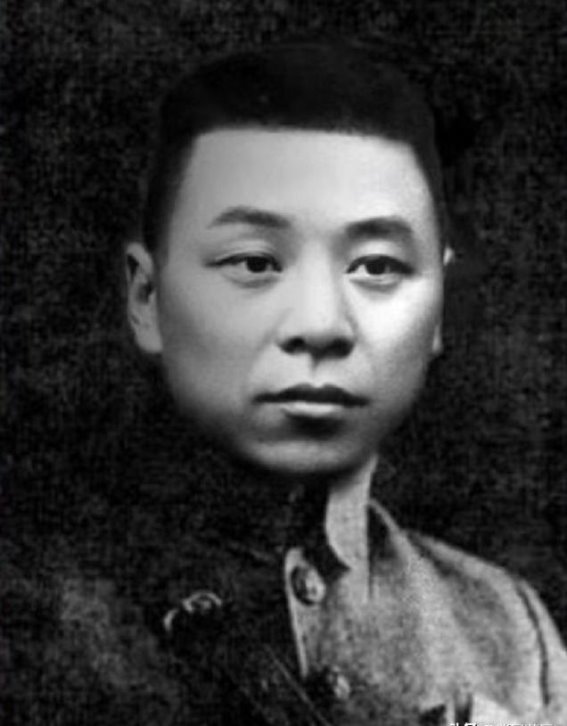 范绍增：从抗战英雄到家国情深的传奇