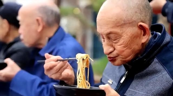 口腔癌的三大诱因，你是否正在犯？