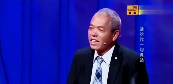 58岁大爷离婚后寻初恋，结果被“啪啪打脸”，错失的爱情成永恒遗憾