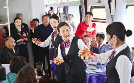 走进青藏高原——入藏旅游专列的文化探索之旅