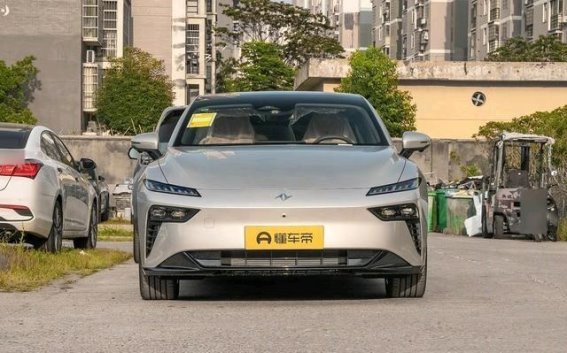 2025款东风奕派eπ007实力解析：颜值与性能并重的智能座驾