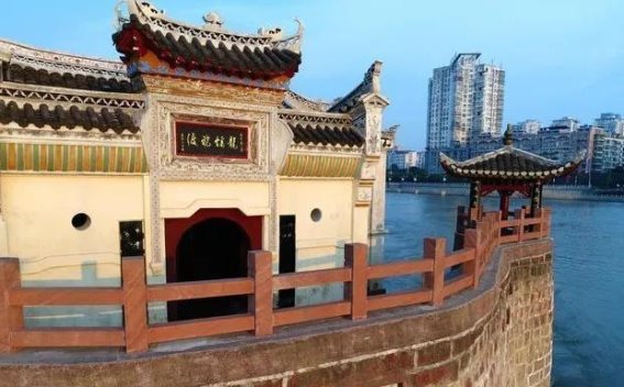长江上的传奇“钉子户”：观音阁的岁月守望