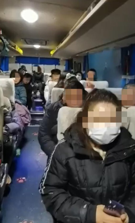 旅游强制购物引发争议：法律与游客权益的碰撞