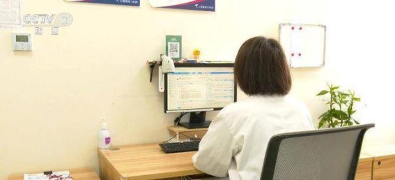AI健康管理市场迎来爆发期，预计规模突破万亿