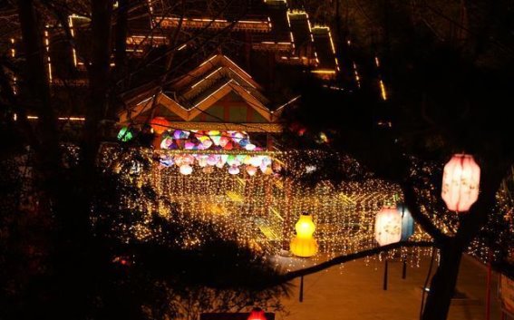 济南九顶塔景区焕新开园，点亮泉城夜游新地标